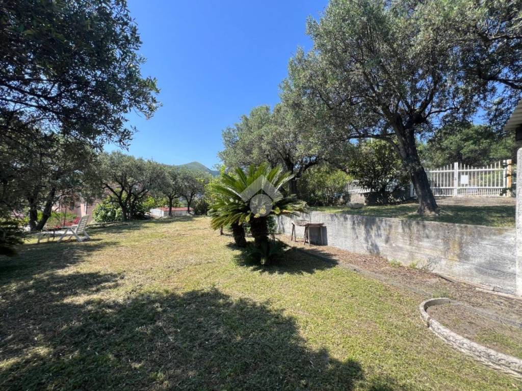 Terreno a Boissano in Via Colle, 29 - Foto 2