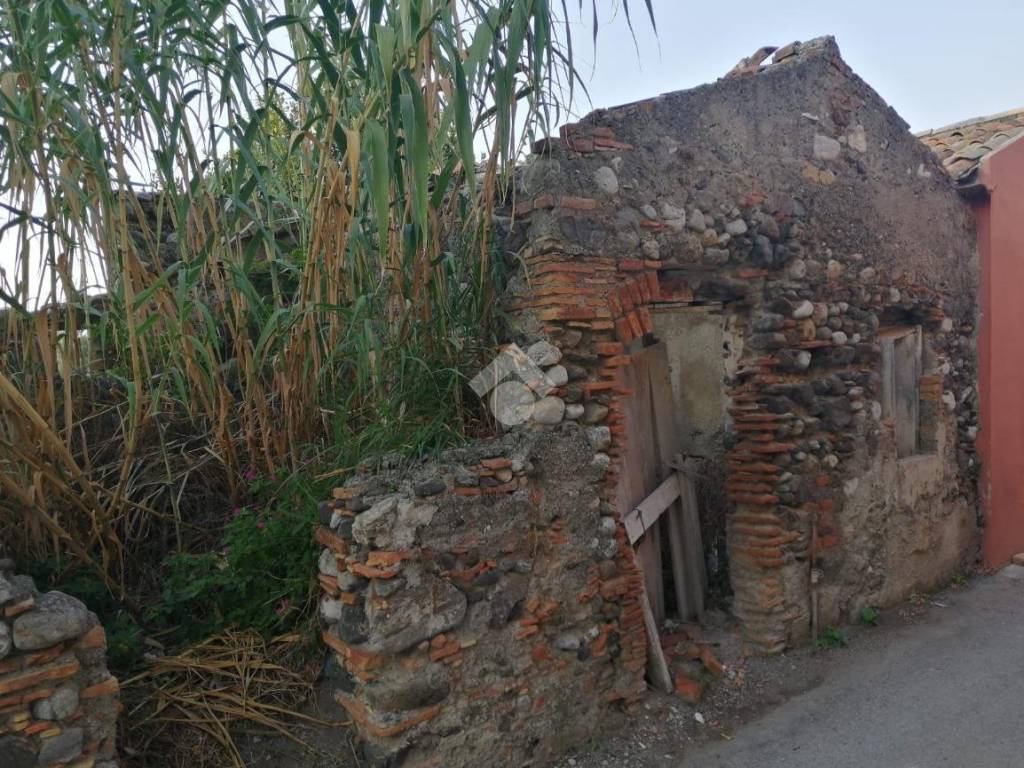 Casa indipendente a Milazzo in Via Garrisi, 110 - Foto 2