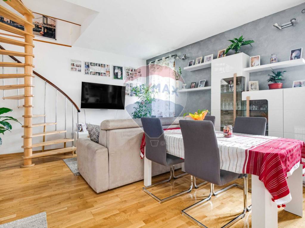 Appartamento a Samarate in PIAZZA ITALIA, 1 - Foto 2