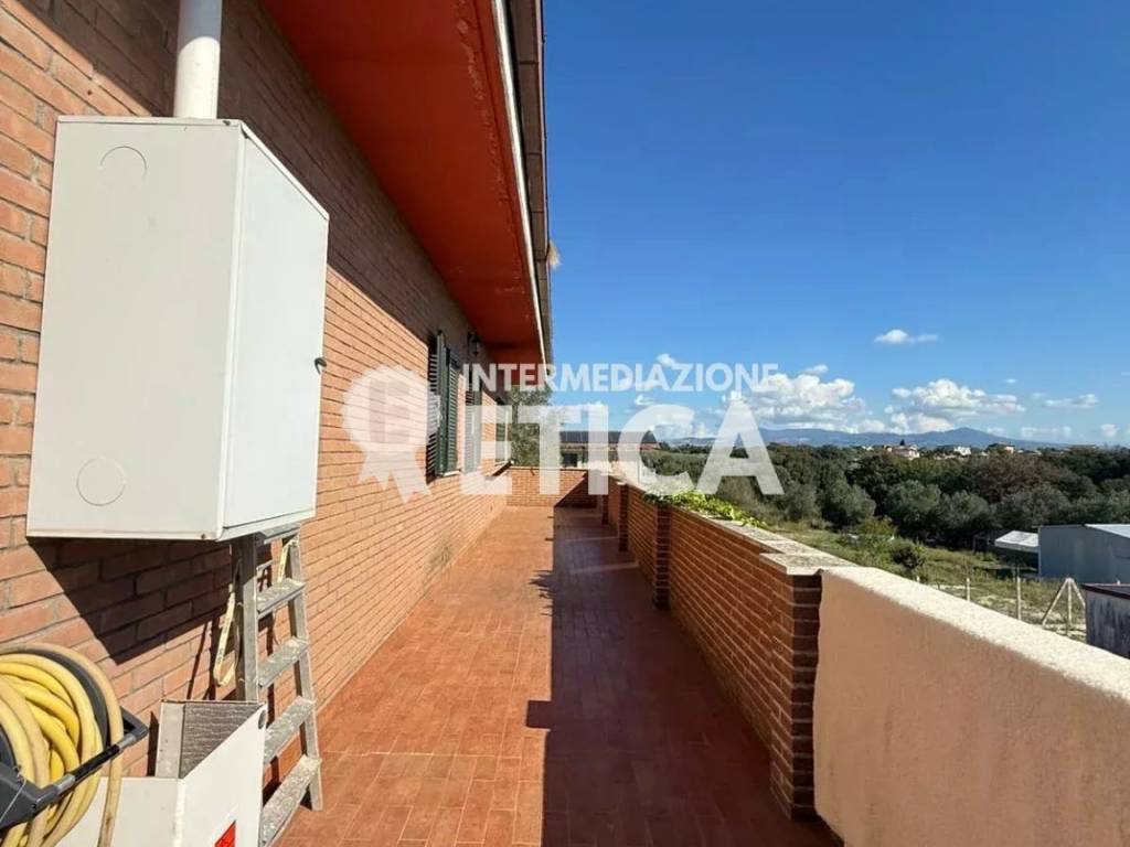 Villa a Aprilia in Via Fortore, 21 - Foto 4