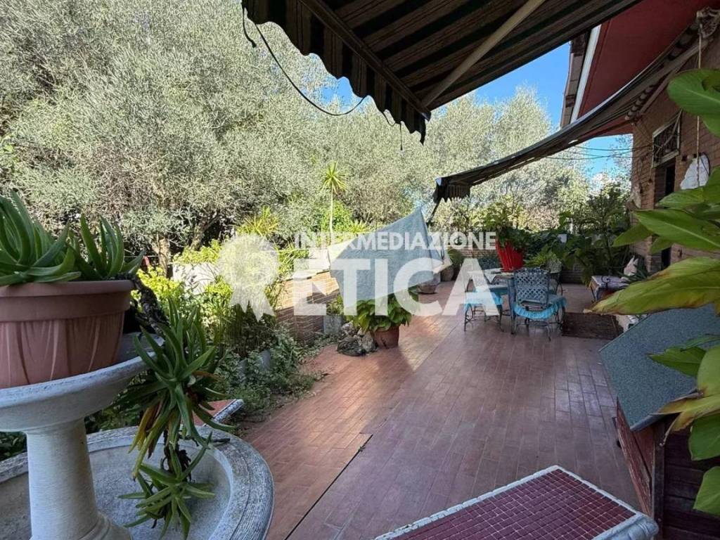 Villa a Aprilia in Via Fortore, 21 - Foto 5