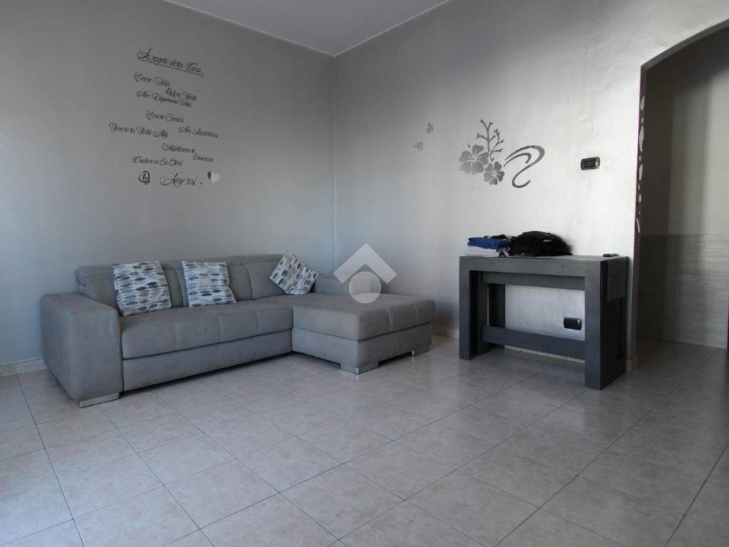 Appartamento a Bareggio in Via Varese, 24 - Foto 5