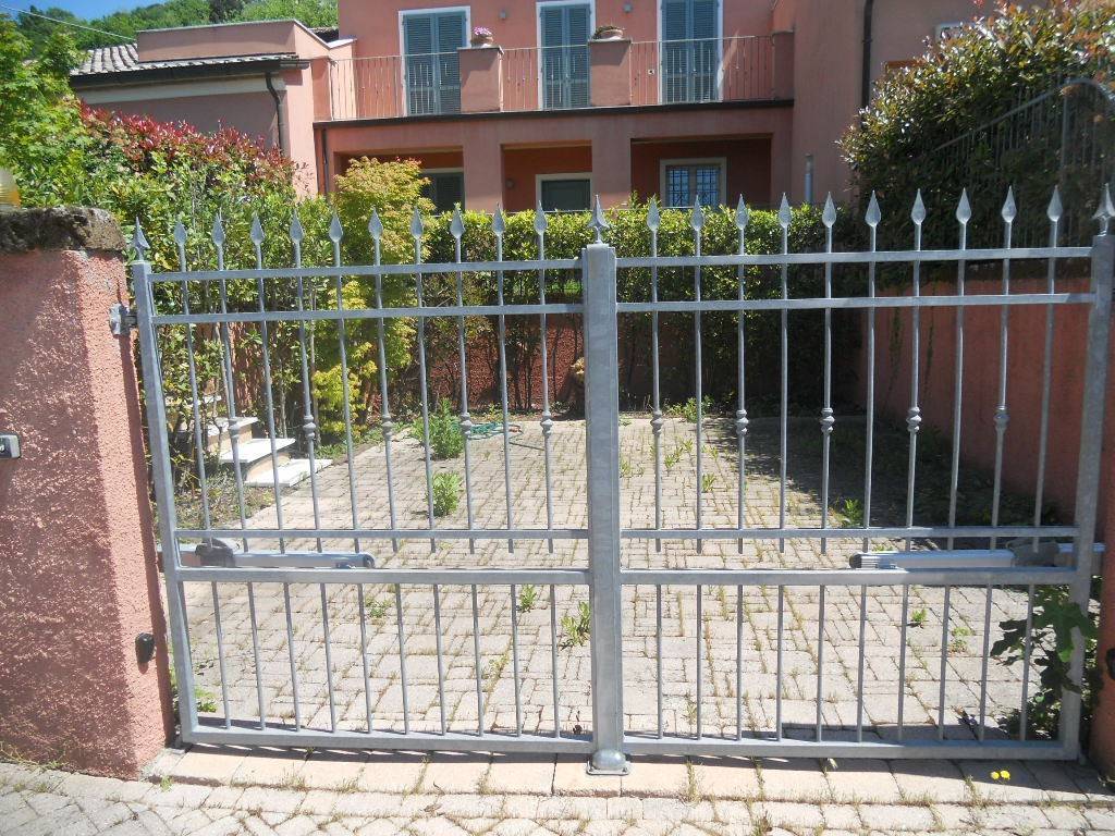 Casa indipendente a Castelnuovo magra in Via Carbonara, 33 - Foto 2