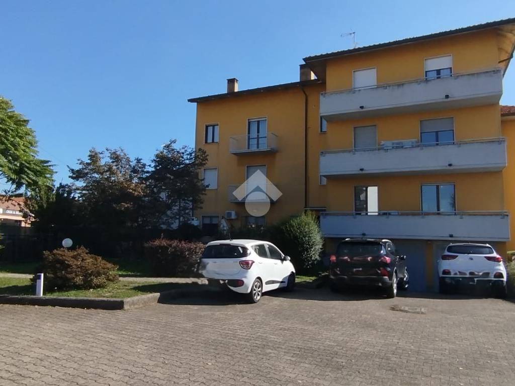 Immobile a Tradate in VIA MONTE GRAPPA, 17 - Foto 2