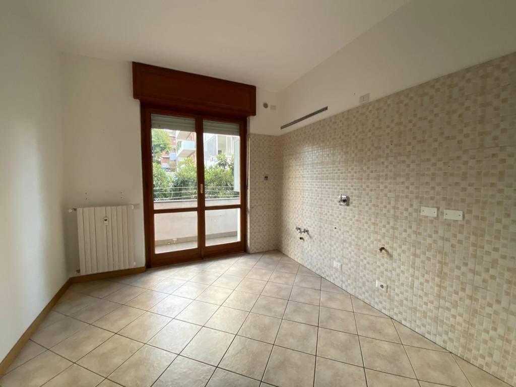 Appartamento a Asti in Via Lorenzo Bezzi, 1 - Foto 3