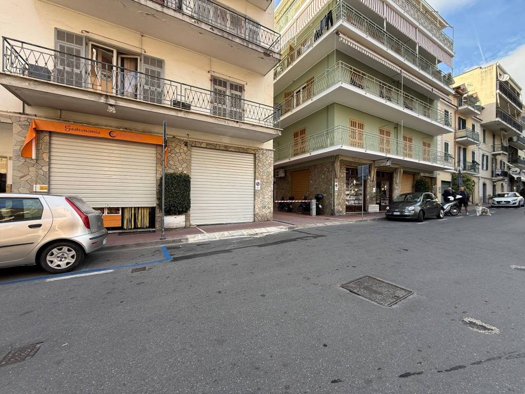 Box / garage a Taggia in Via Cristoforo Colombo, 270 - Foto 3