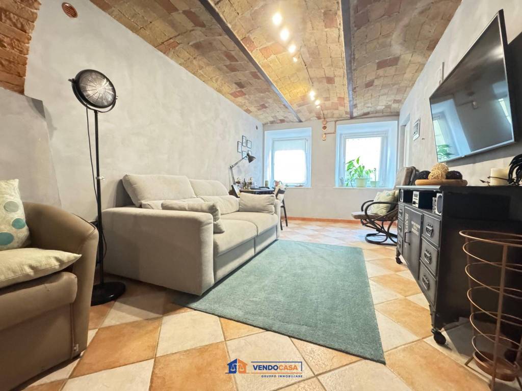 Appartamento a Castagnole delle lanze in Via Camillo Benso di Cavour, 7 - Foto 2