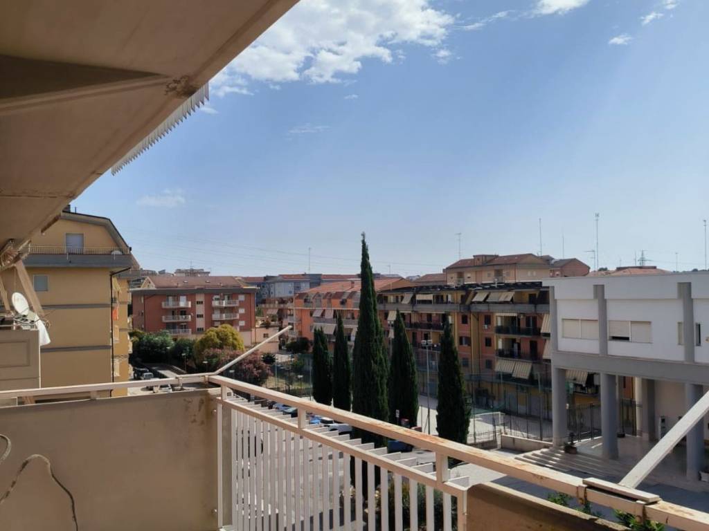 Appartamento a Caltanissetta in Viale Stefano Candura - Foto 5