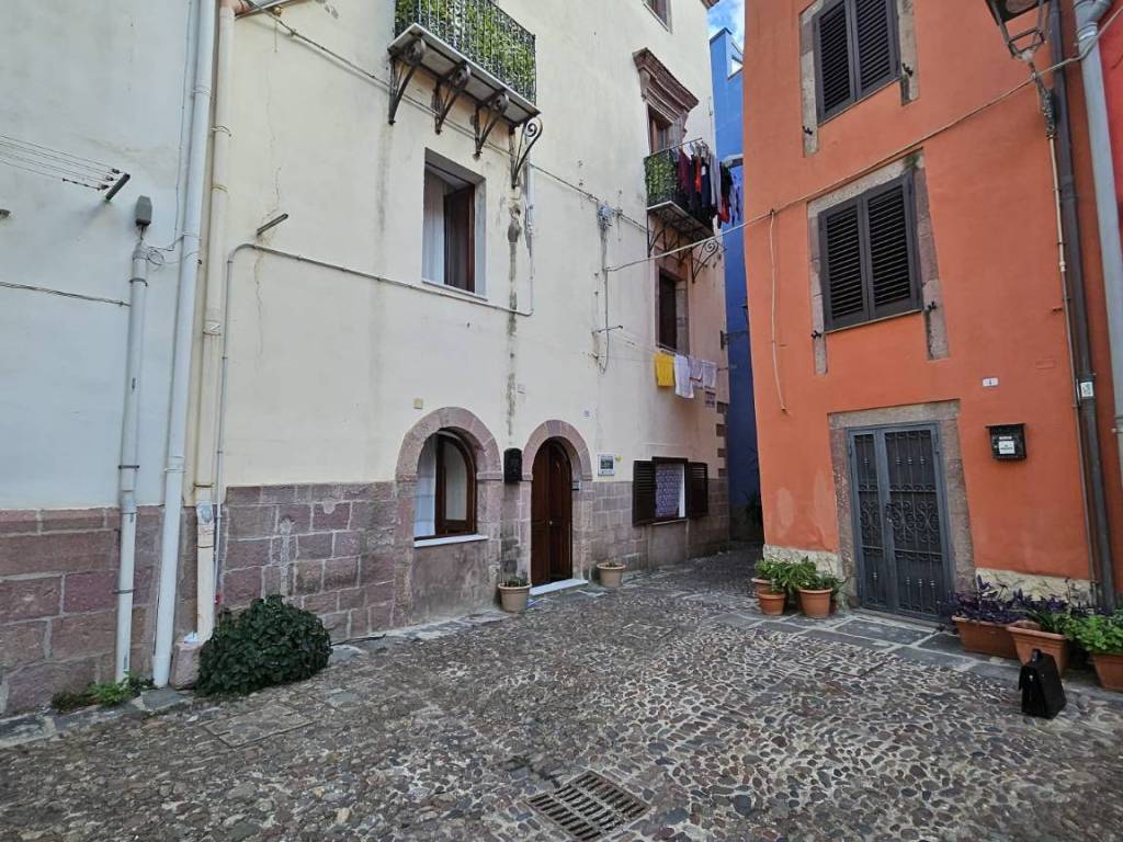Casa indipendente a Bosa in Via Corte Intro - Foto 2