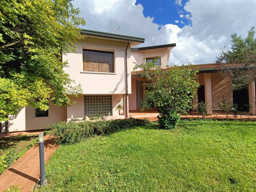 Villa a Cotignola in Via Ennio Guglielmi, 7 - Foto 2