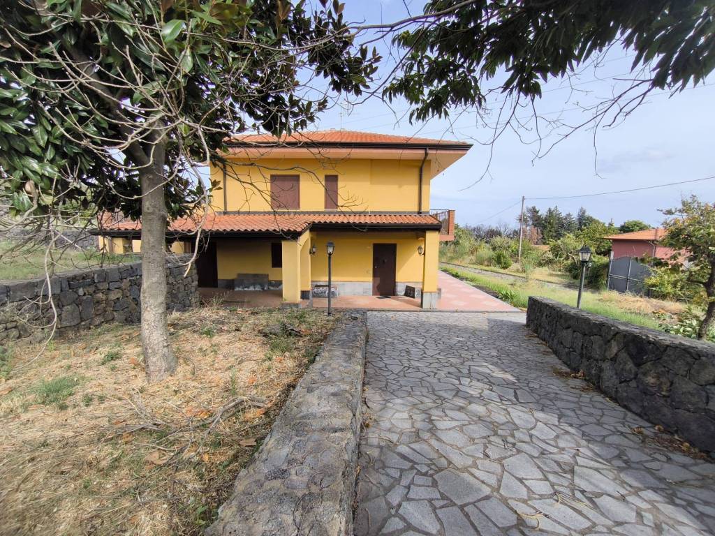 Villa a Pedara in Via della Regione - Foto 2