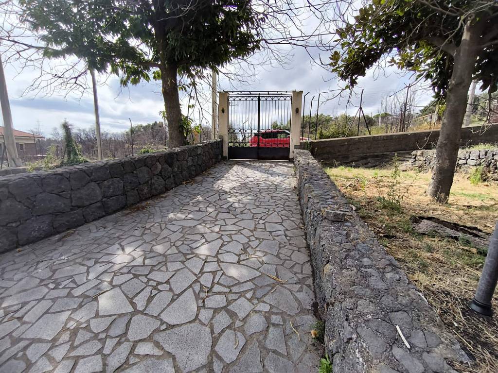 Villa a Pedara in Via della Regione - Foto 3