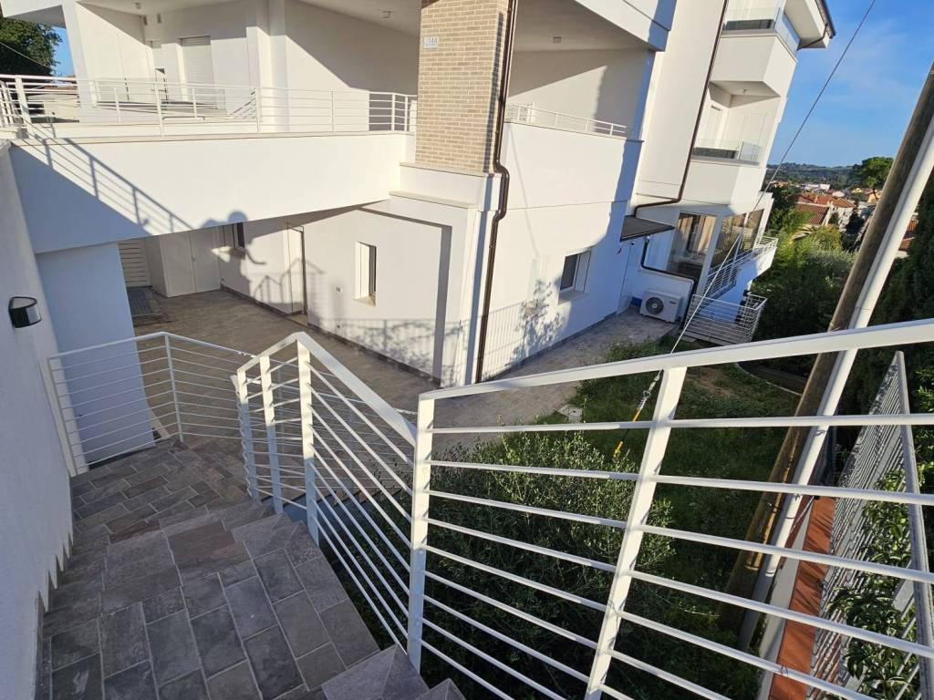 Appartamento a Civitanova marche in Via Alessandro Manzoni, 143 - Foto 4