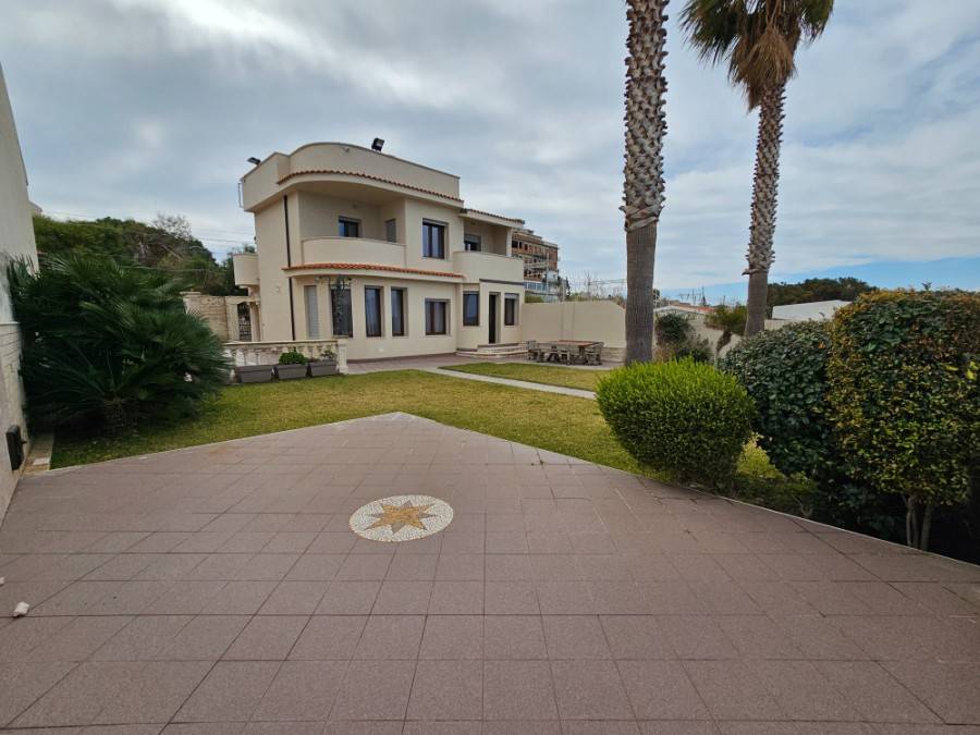 Villa a Reggio calabria in Via Longitudinale, 41 - Foto 2