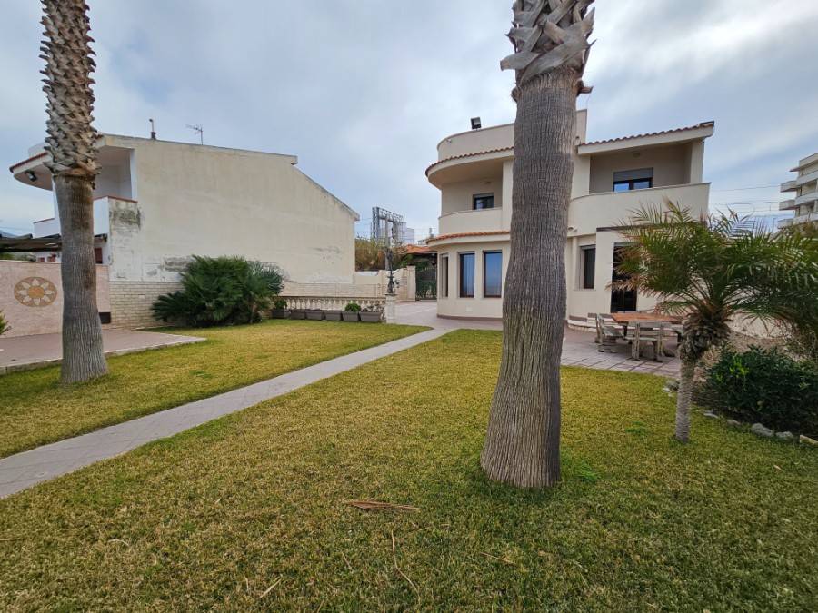 Villa a Reggio calabria in Via Longitudinale, 41 - Foto 3