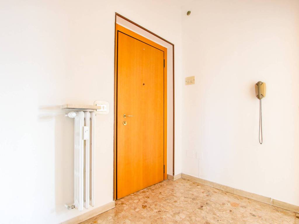 Appartamento a Verona in Via Galileo Galilei, 46 - Foto 2