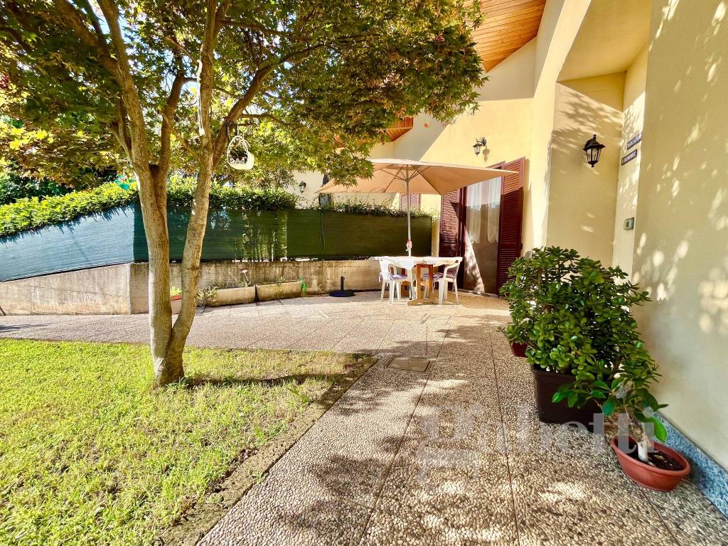 Villa a Lonate pozzolo in Via Francesco Baracca - Foto 3