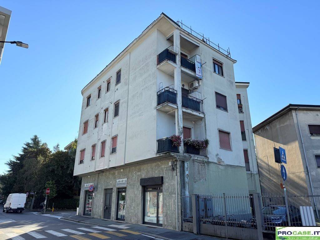 Appartamento a Saronno in Via Antonio Stoppani, 2 - Foto 2