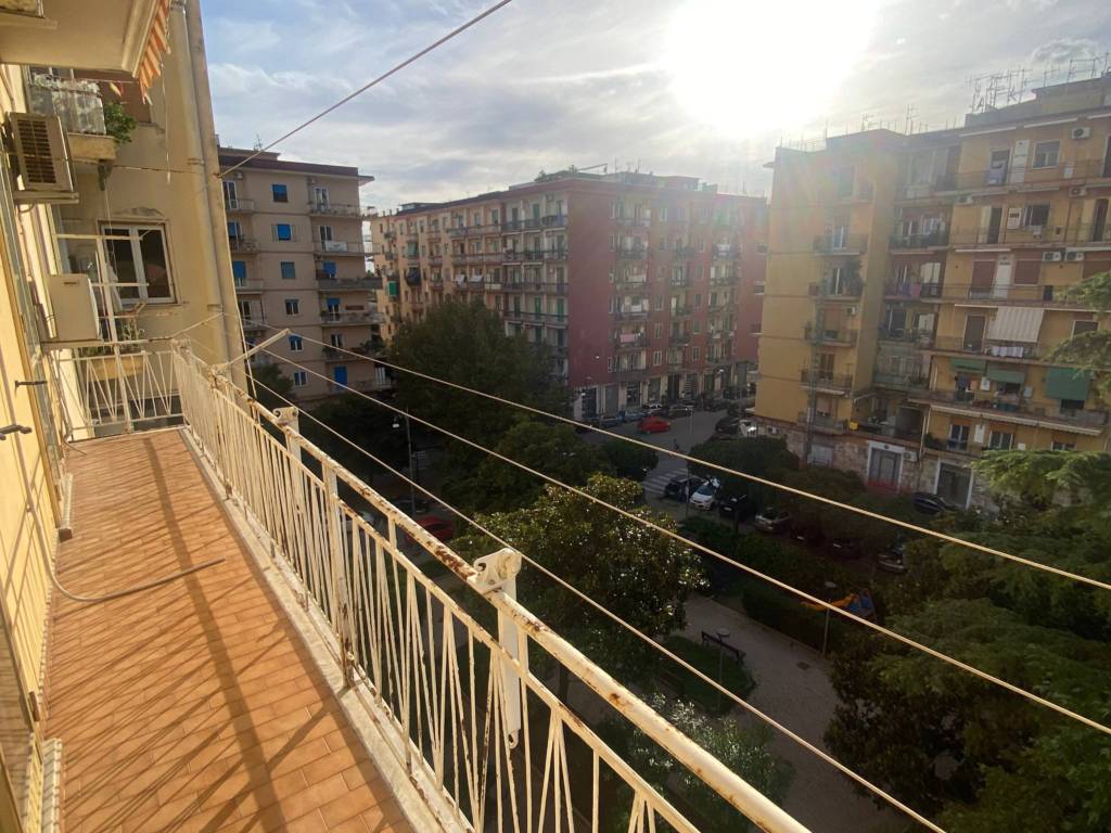 Appartamento a Salerno in Piazza Giovanni Nicotera, 6 - Foto 3