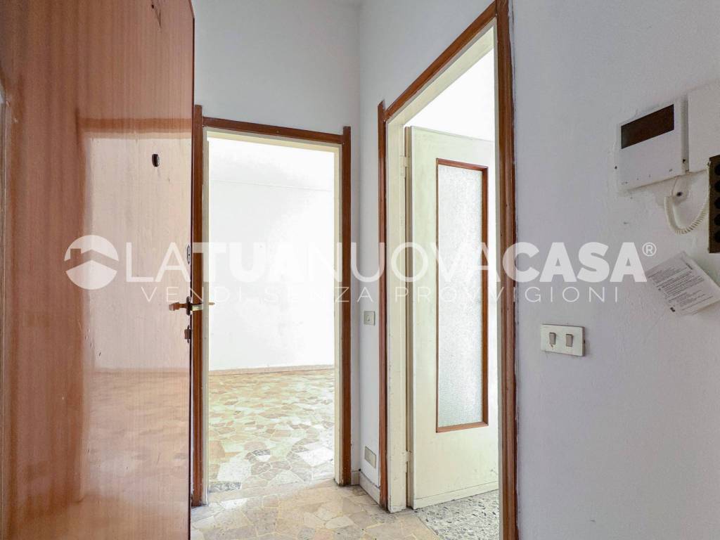 Appartamento a Bareggio in Via Madonna Assunta, 29 - Foto 2