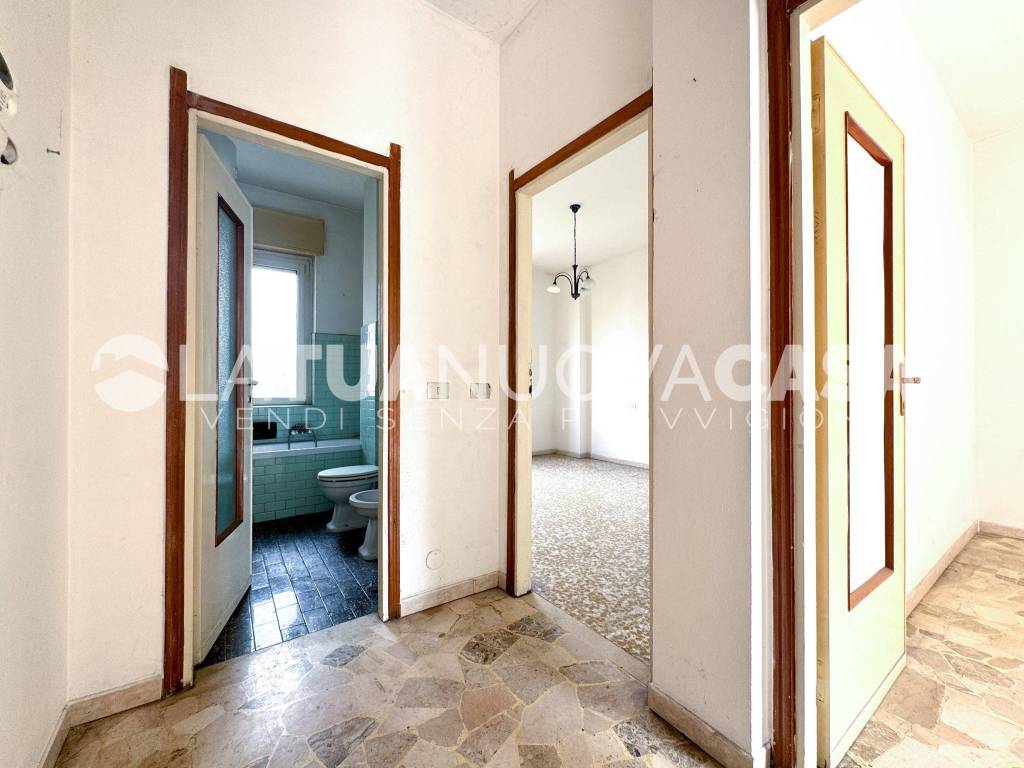 Appartamento a Bareggio in Via Madonna Assunta, 29 - Foto 5