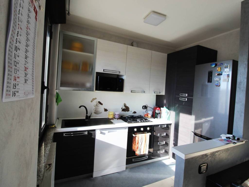 Appartamento a Gorla minore in Via Roma, 11 - Foto 4