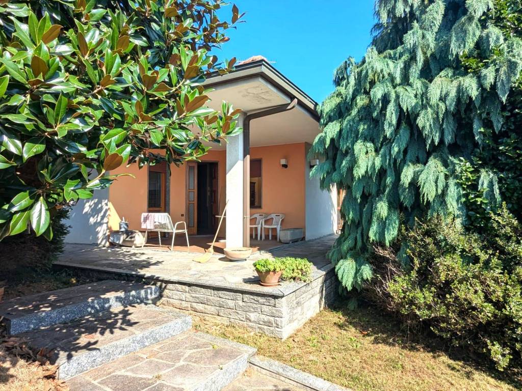 Villa a Invorio in Via Arturo Pellizzoni - Foto 2