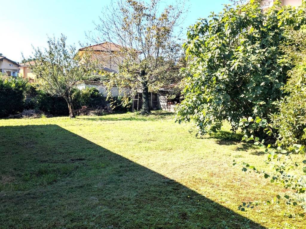 Villa a Invorio in Via Arturo Pellizzoni - Foto 4