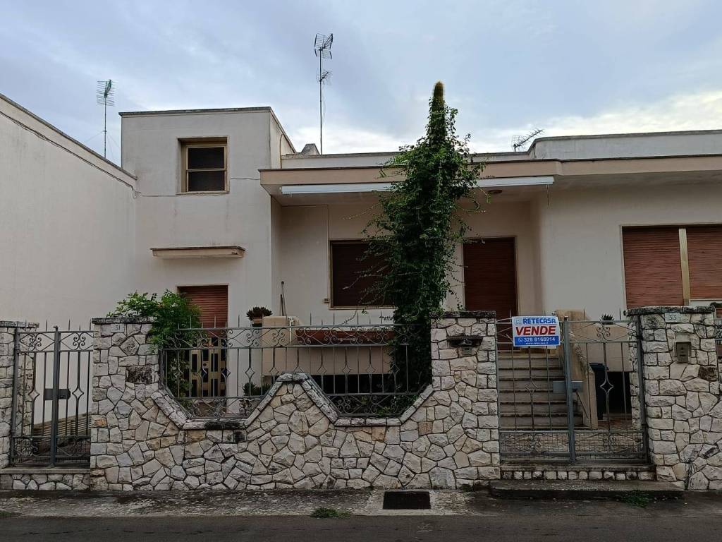 Casa indipendente a Melpignano in Via Santa Caterina, 35 - Foto 2