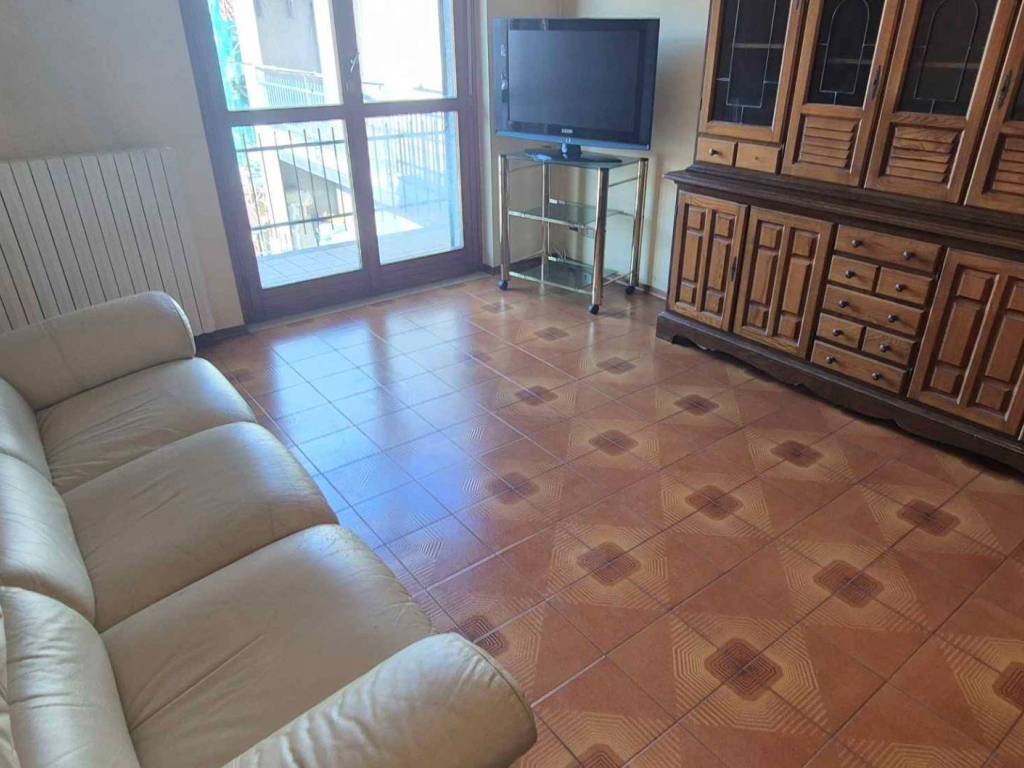 Appartamento a Trecate in Via Benedetto Cairoli, 9 - Foto 4