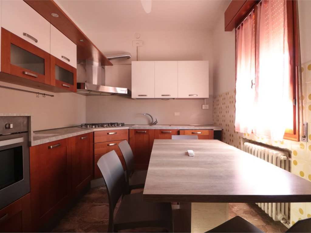 Casa indipendente a Carpi in via lago di albano, 3 - Foto 2