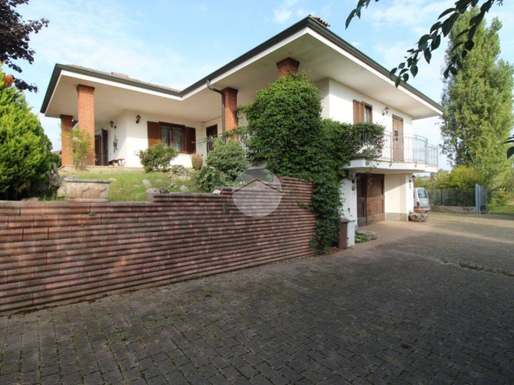 Villa a Ceresole alba in Via Regina Margherita, 33 - Foto 4