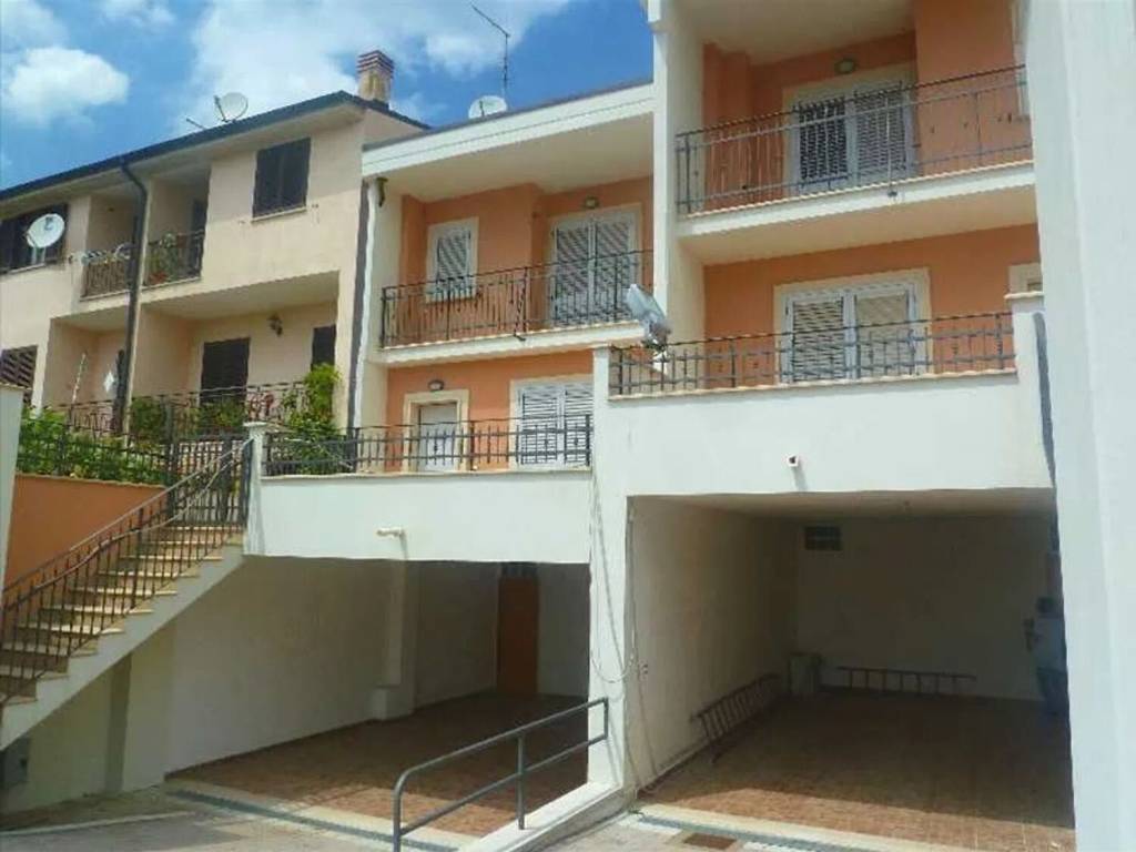 Villa a Carsoli in Autostrada Roma L'Aquila Teramo - Foto 5