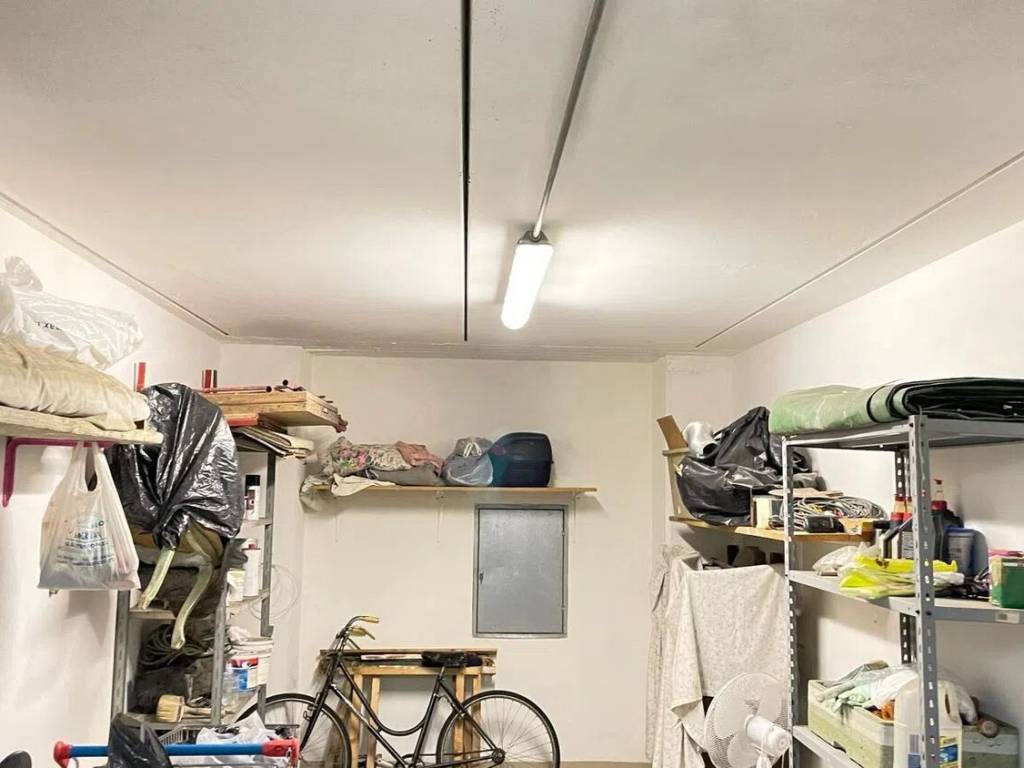 Box / garage a Campi bisenzio in Via Cattaneo - Foto 2
