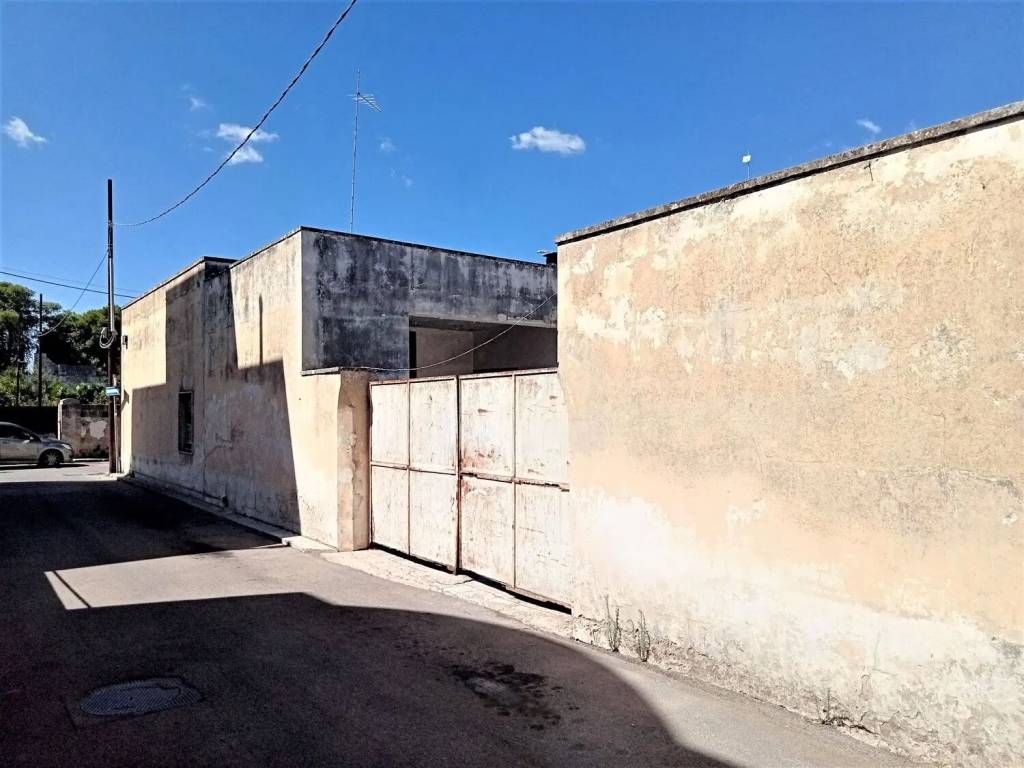 Villa a Arnesano in Via Giovanni Pascoli, 18 -/B - Foto 3