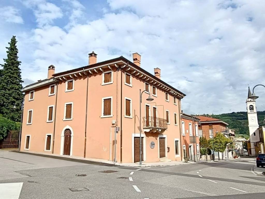 Palazzo / stabile a Fumane in Piazza IV Novembre, 9 - Foto 2