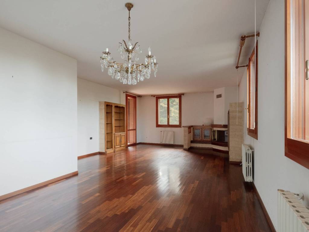 Villa a Pianoro in Via Lelli - Foto 2