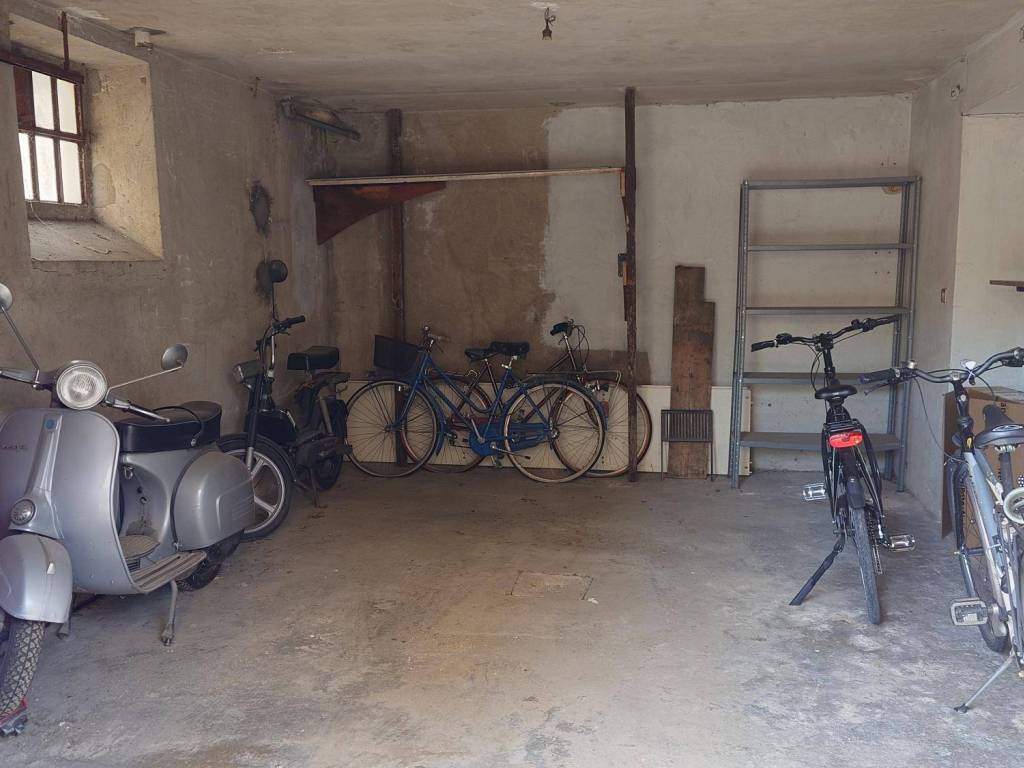 Box / garage a Verona in Via Cesare Betteloni, 53 - Foto 3