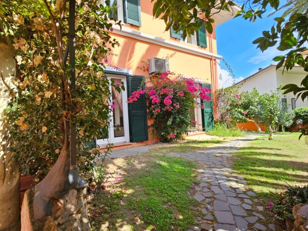 Villa a Sant'antioco in Via Goceano, 32 - Foto 2