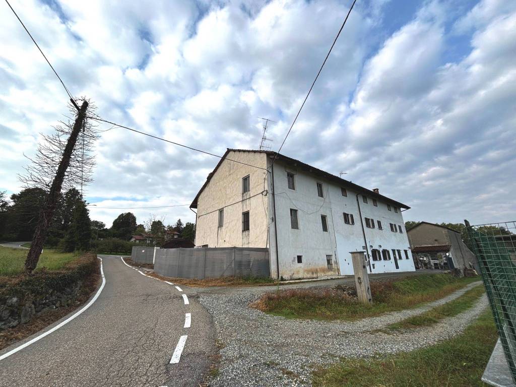 Casa indipendente a Roppolo in Via Emanuele di Bricherasio, 1 - Foto 5