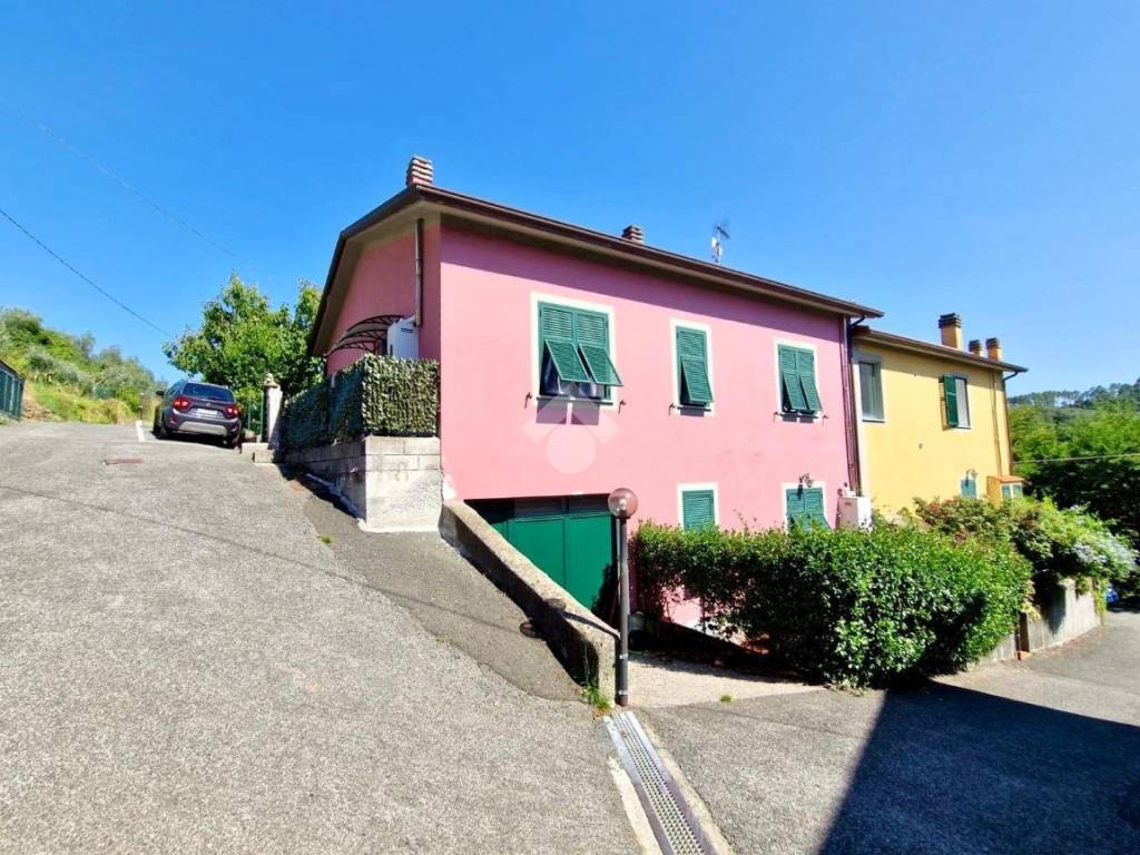 Appartamento a Follo in Via Roma, 35 - Foto 2