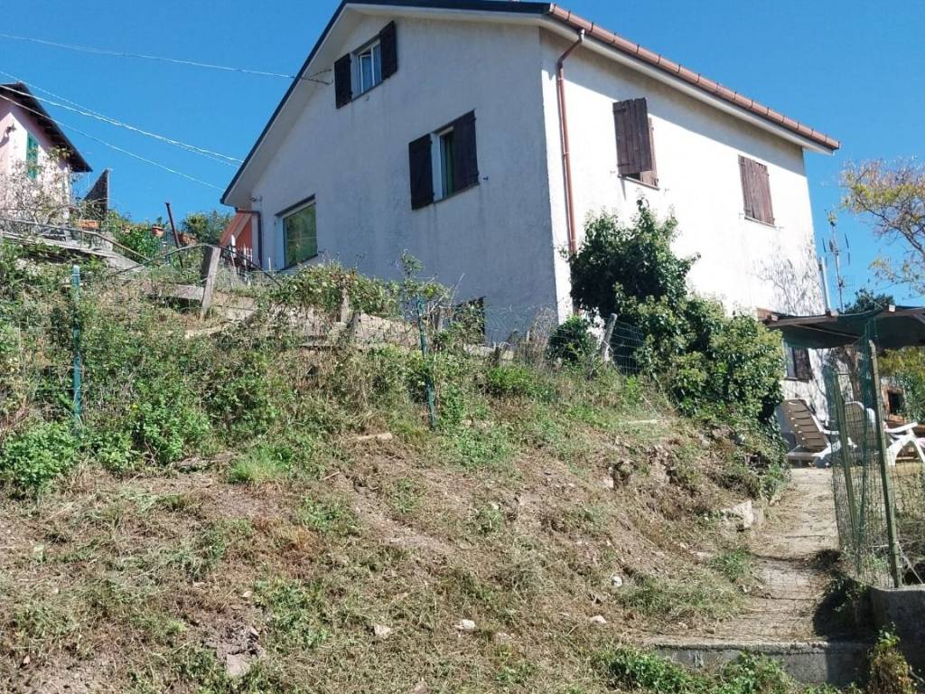 Casa indipendente a Serra riccò in Via Grone, 19 - Foto 2