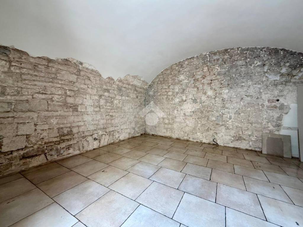 Box / garage a Bitonto in Via Raffaele Pasculli, 8 - Foto 3