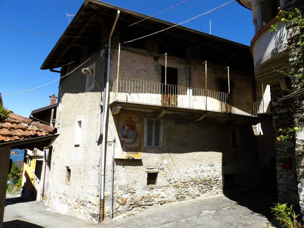 Casa indipendente a Stresa in Via Raffaello Sanzio - Foto 2