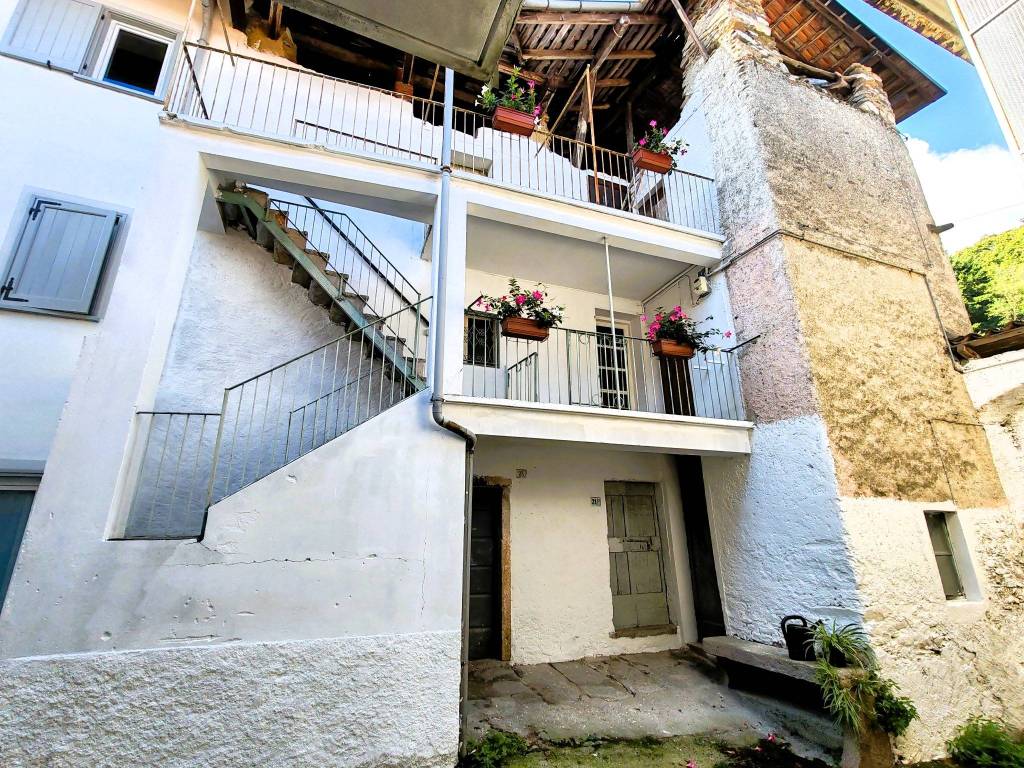 Casa indipendente a Stresa in Via Raffaello Sanzio - Foto 3