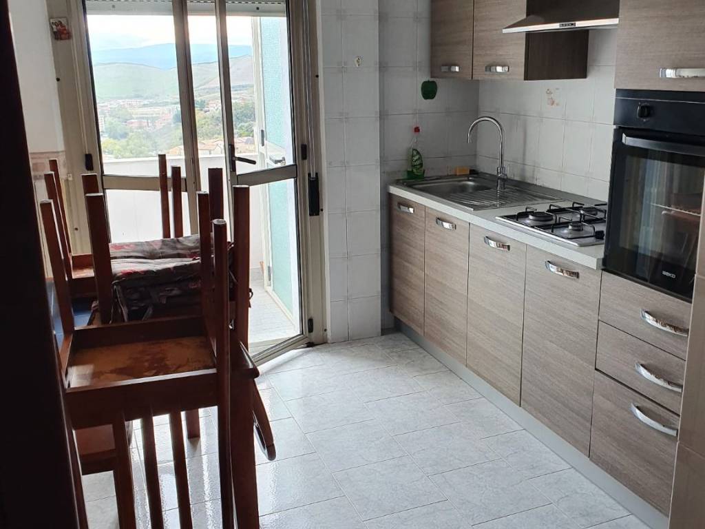 Appartamento a Catanzaro in Via Garibaldi Gariani, 8 - Foto 2