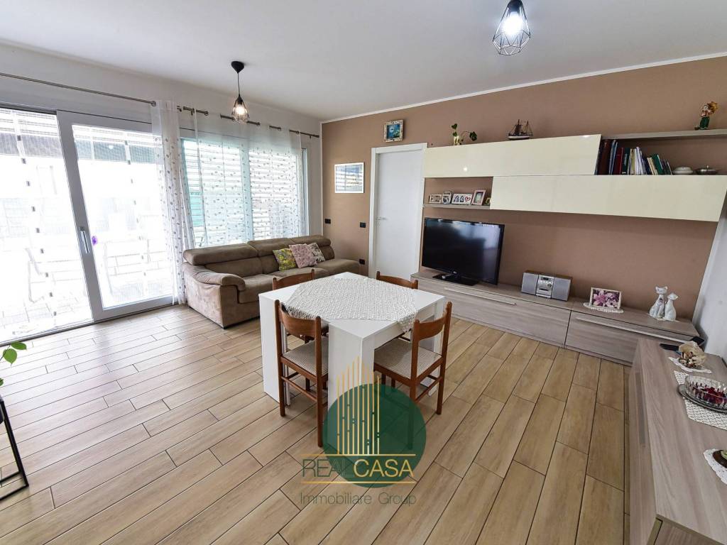 Appartamento a Mozzate in Via Luigi Galvani, 15 - Foto 2
