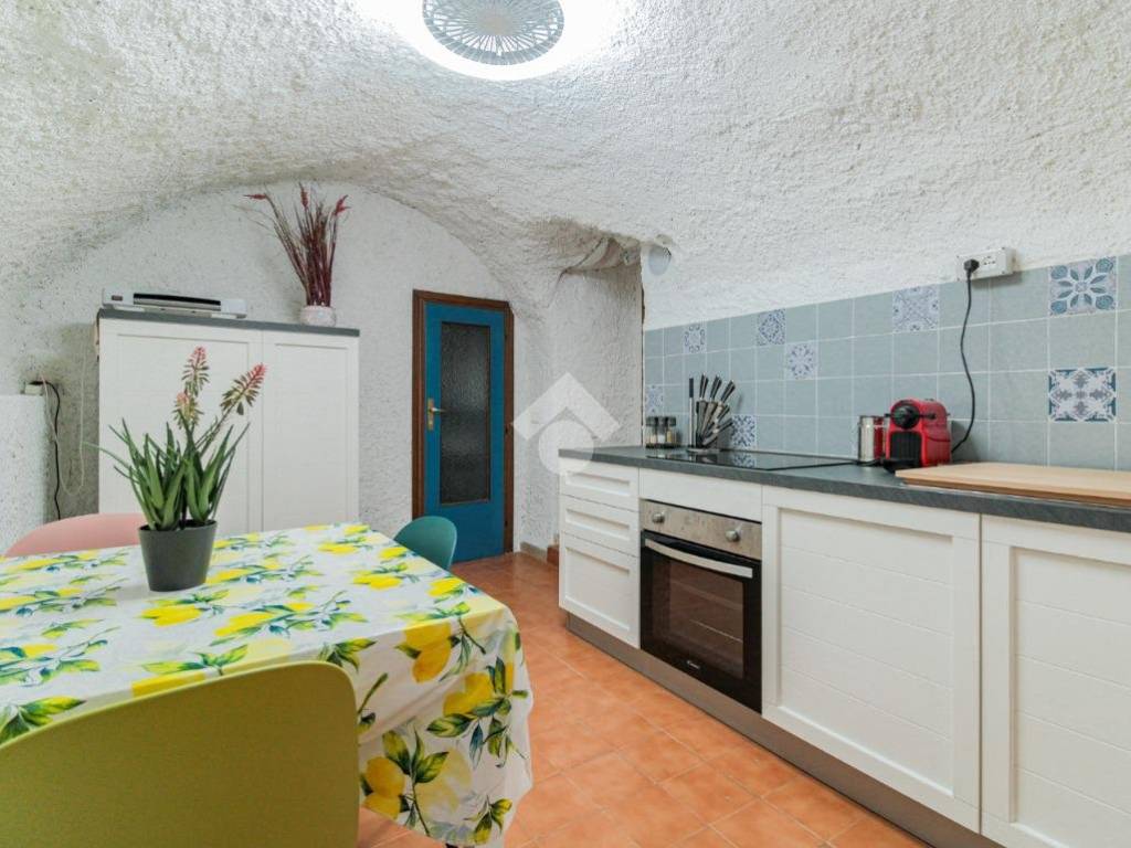 Casa indipendente a Tignale in Via Castello, 20 - Foto 2