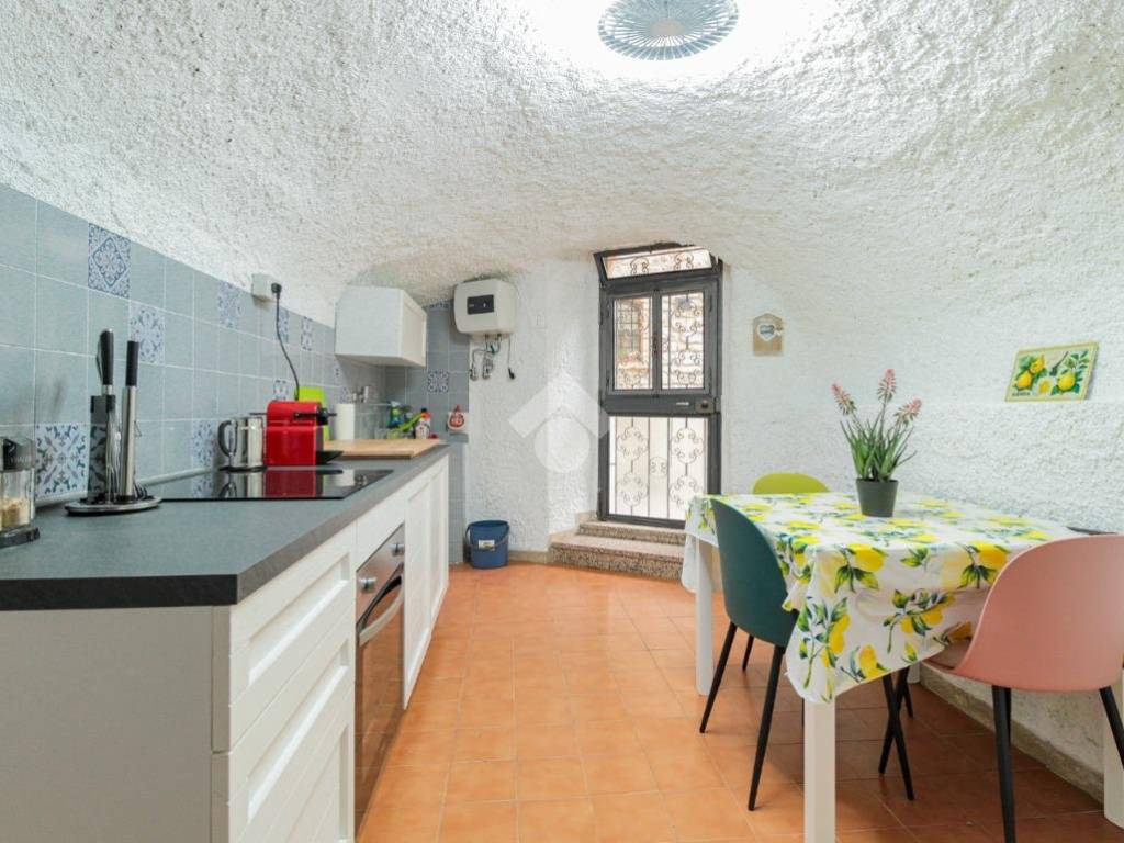 Casa indipendente a Tignale in Via Castello, 20 - Foto 3