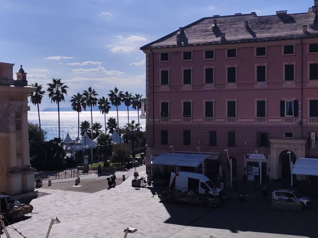 Appartamento a Finale ligure in Piazza Vittorio Emanuele II, 25 - Foto 2